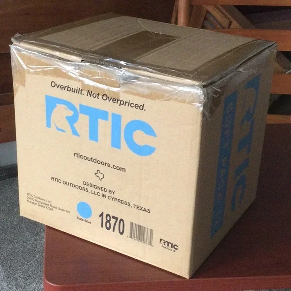 🤖- RTIC Cooler 12 Can [New in Box] - Picture 3 of 11